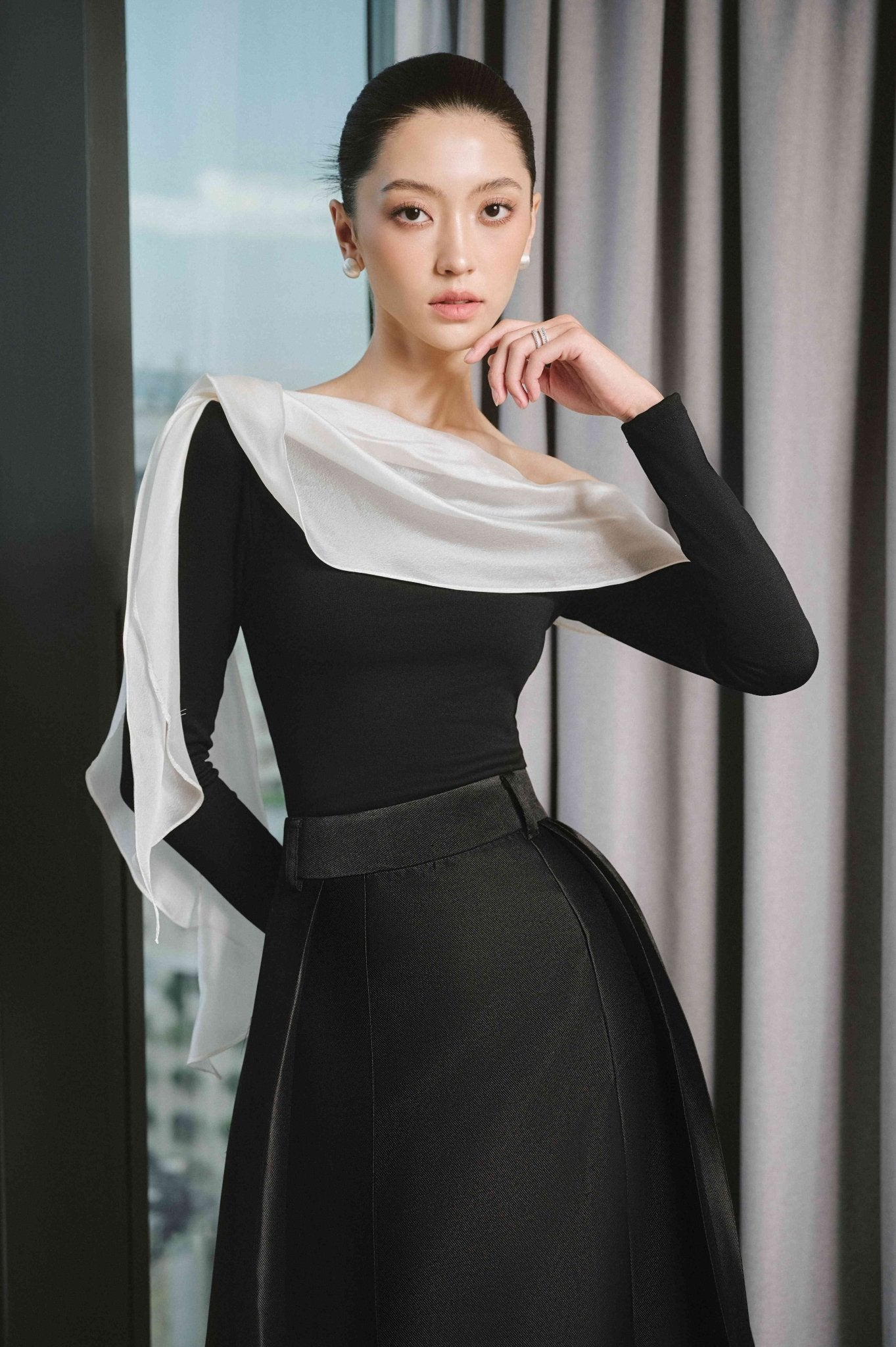 Branton Slit High Waist Sandy Crepe Midi Skirt - LARMES