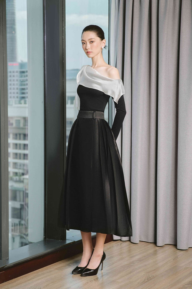 Branton Slit High Waist Sandy Crepe Midi Skirt - LARMES