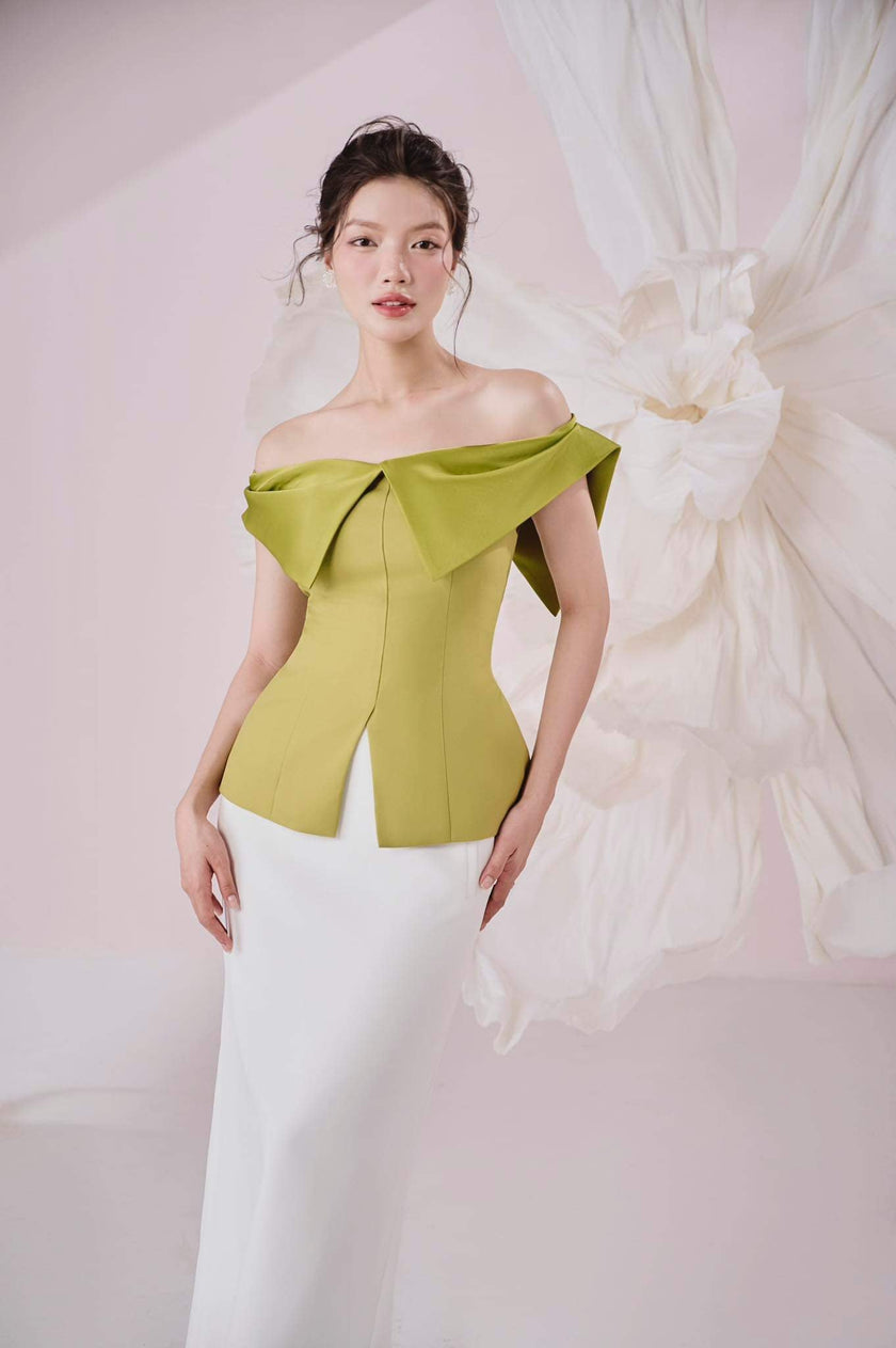 Oasis Slit Off - Shoulder Twill Top - LARMES