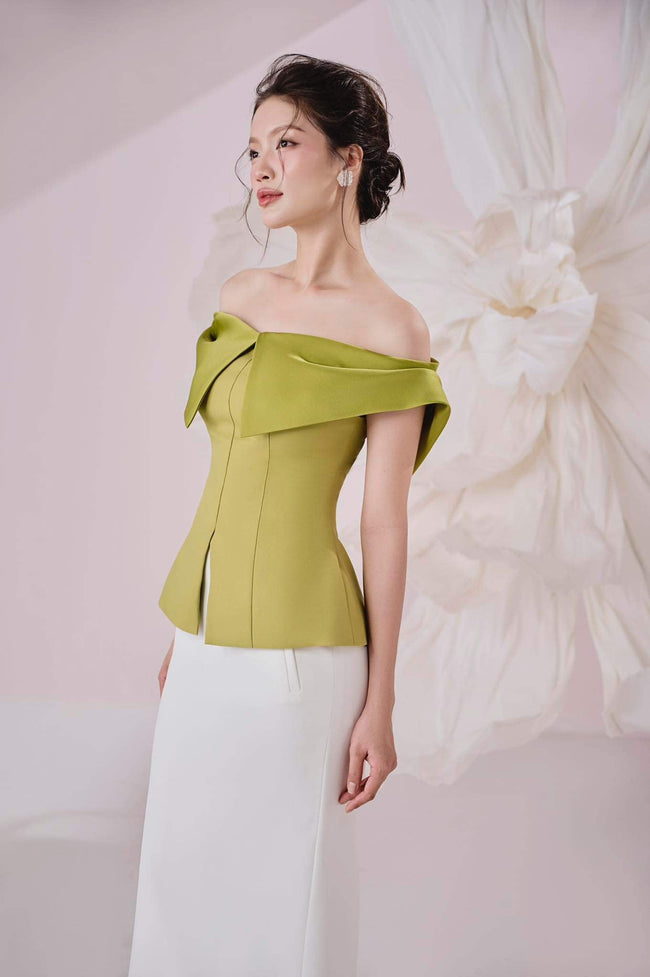 Oasis Slit Off - Shoulder Twill Top - LARMES