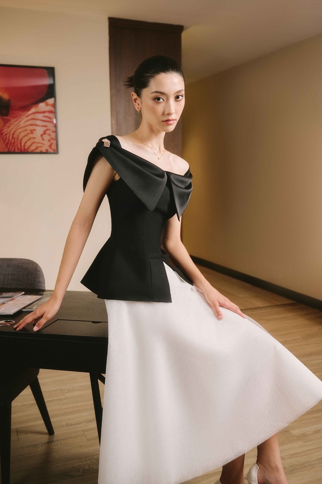 Oasis Slit Off - Shoulder Twill Top - LARMES