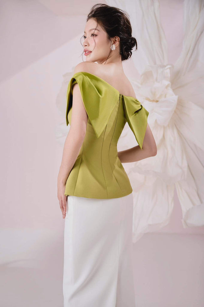 Oasis Slit Off - Shoulder Twill Top - LARMES