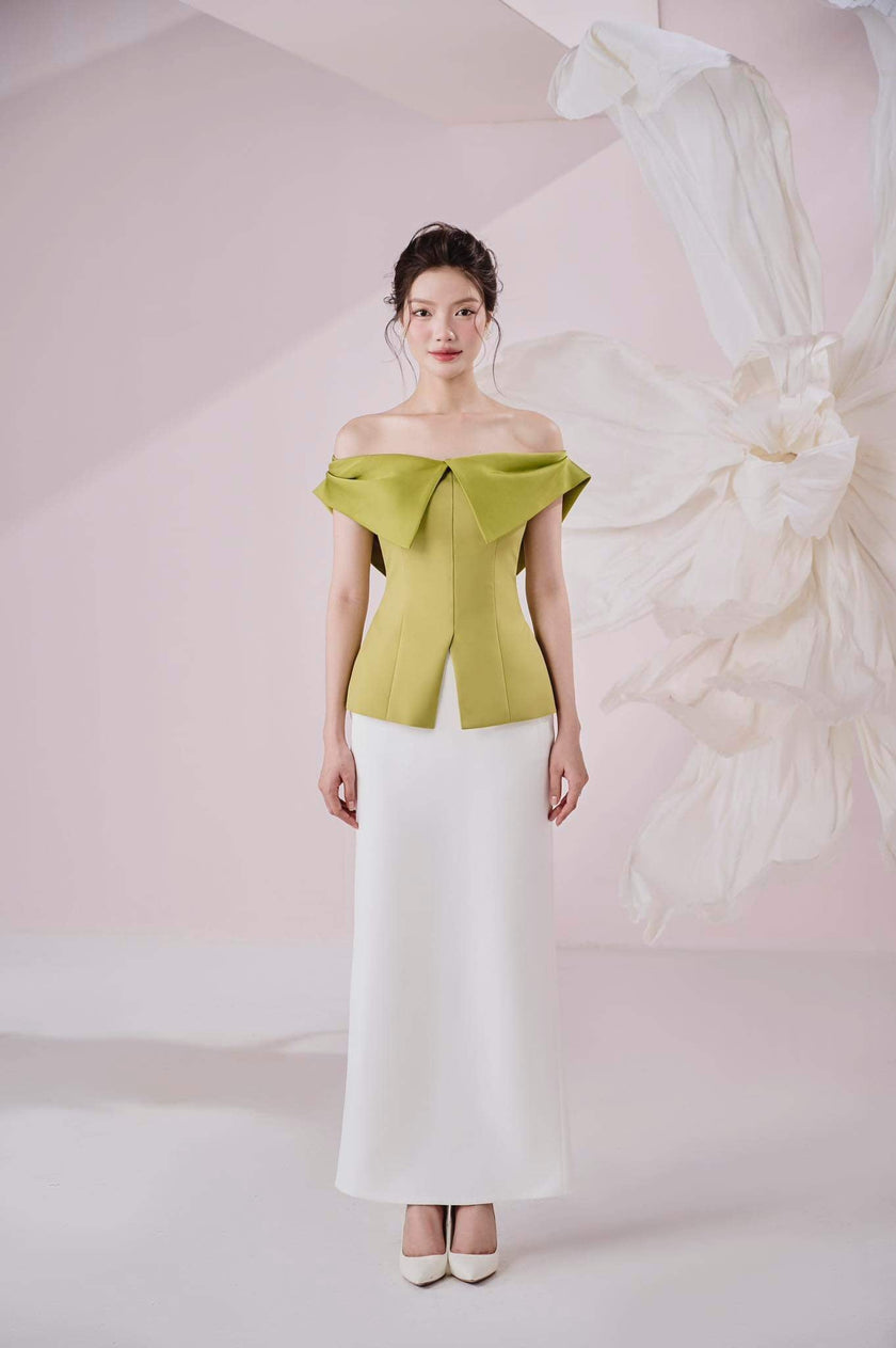 Oasis Slit Off - Shoulder Twill Top - LARMES