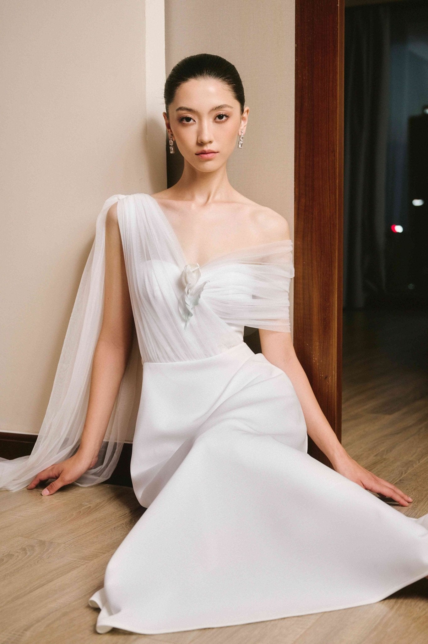 Robe A - line Asymmetric Sleeved Scuba Crepe Midi Dress - LARMES