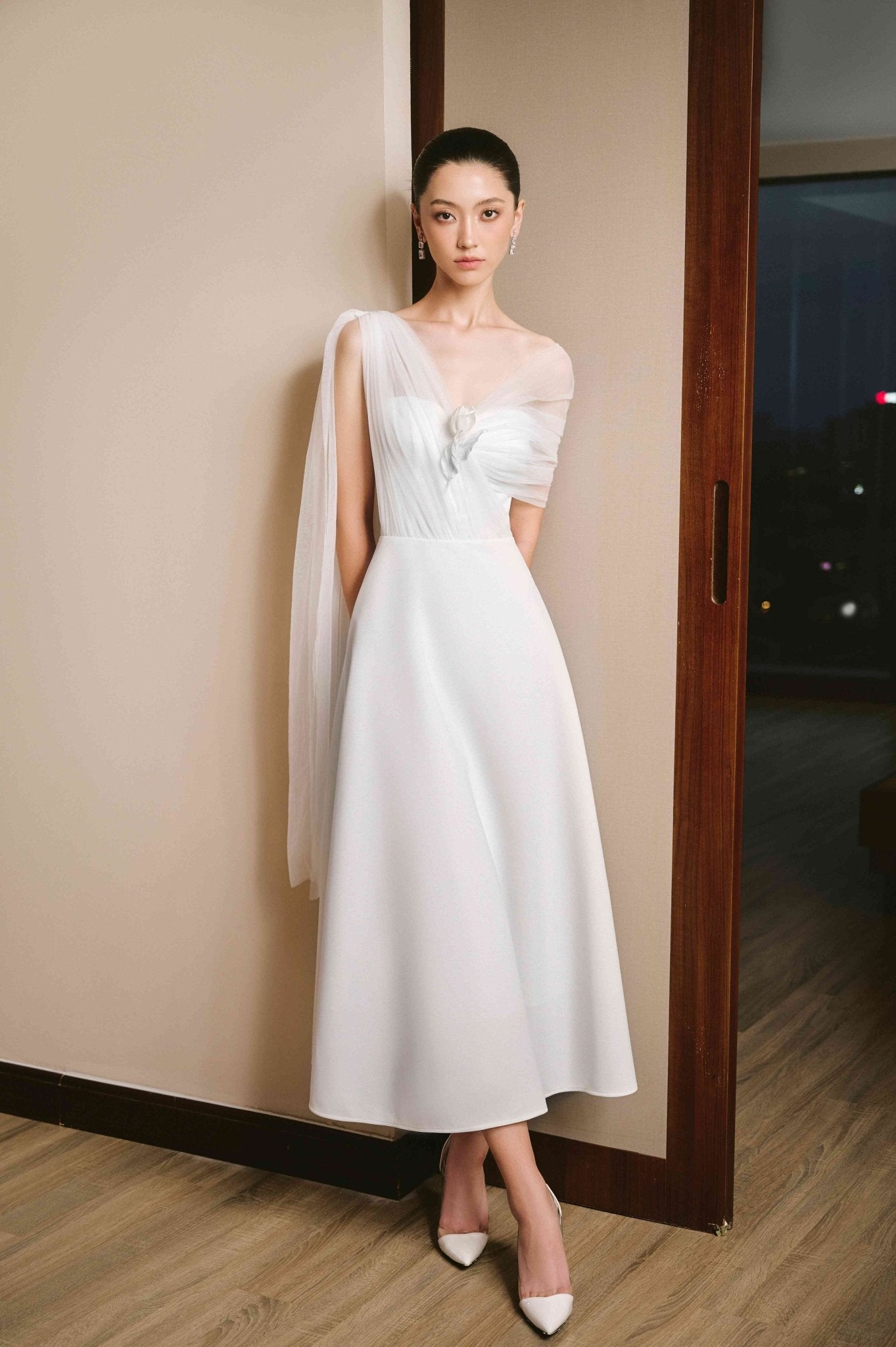 Robe A - line Asymmetric Sleeved Scuba Crepe Midi Dress - LARMES