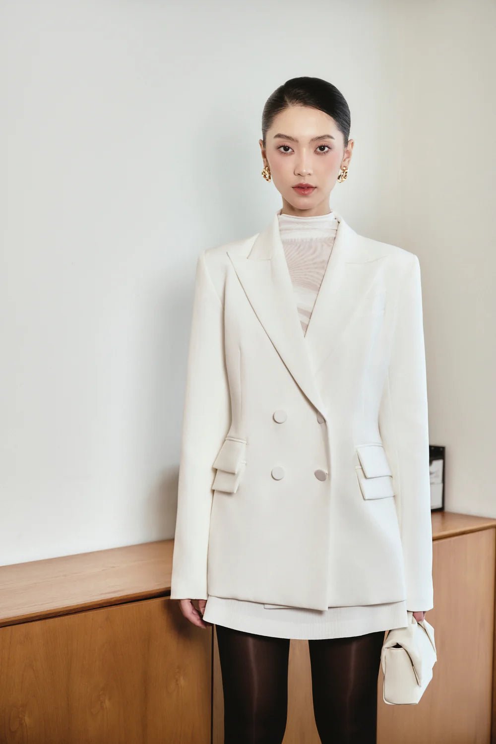 Stella Straight Peak Lapel Wool Blazer - LARMES