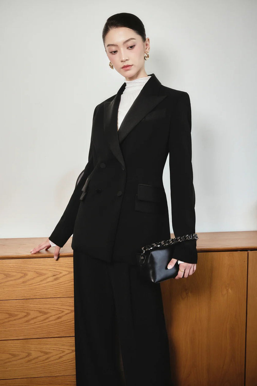 Stella Straight Peak Lapel Wool Blazer - LARMES