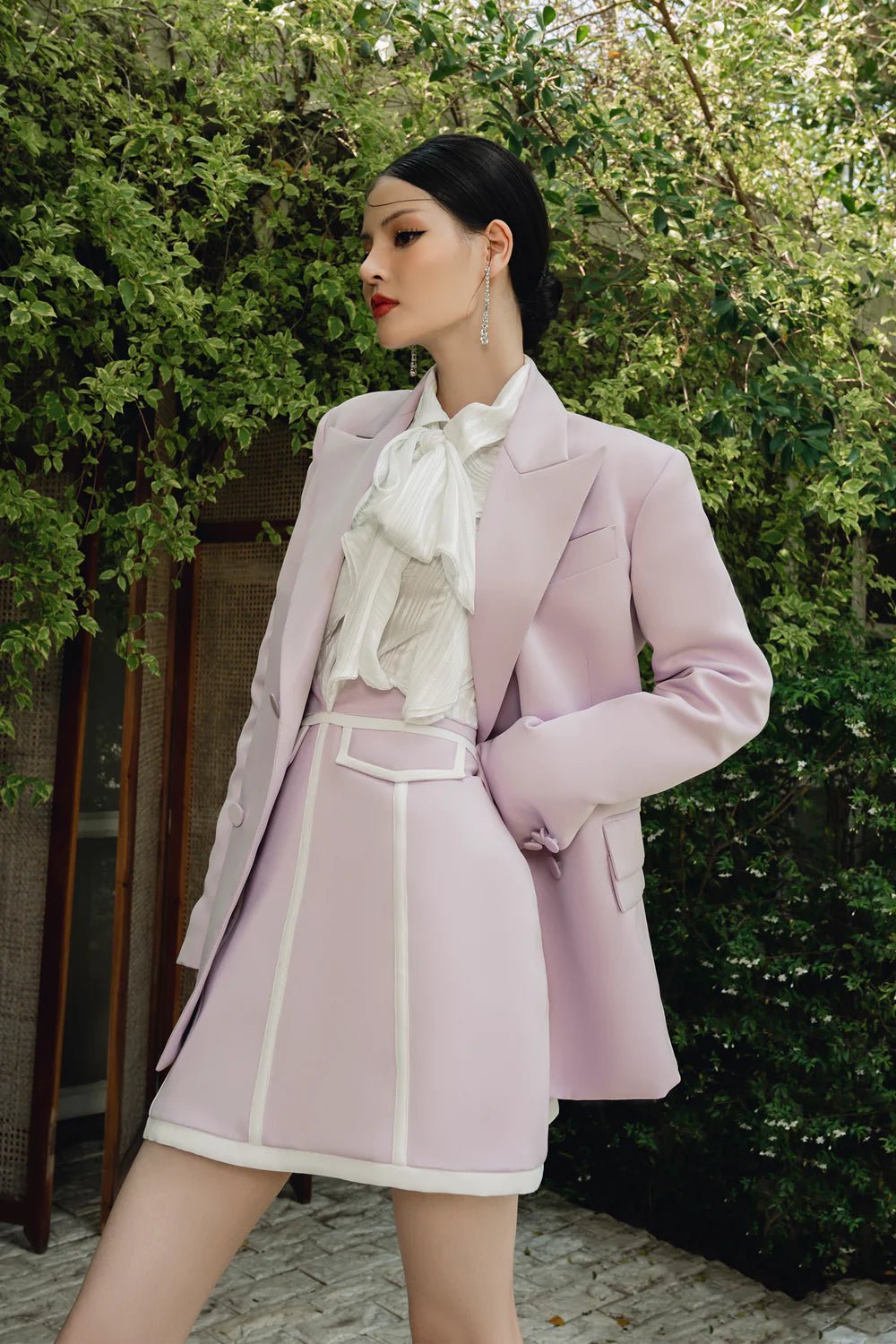 Stella Straight Peak Lapel Wool Blazer - LARMES